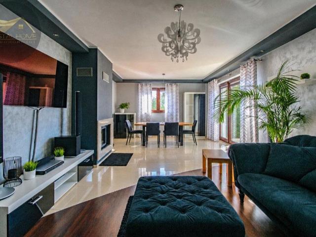 Polecam przestronny dom 280 m² z garażem 50 m w Bolesławicach