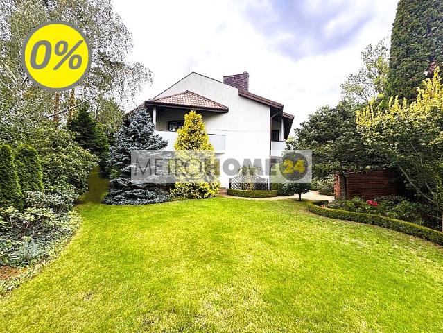 Polecam przestronny dom 298 m² z ogrodem na Ursynowie
