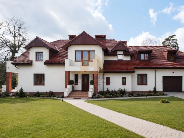 Polecam przestronny dom 358 m² z dużą działką 2086 m² w Obornikach Śląskich