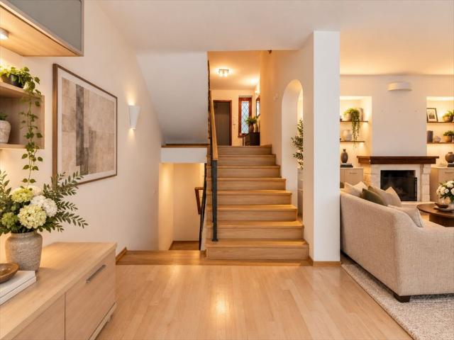 Polecam przestronny segment 247 m² z ogrodem na Ursynowie