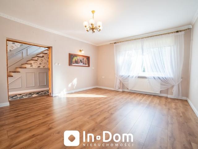 Polecam przestronny segment 240 m² z ogrodem i garażem