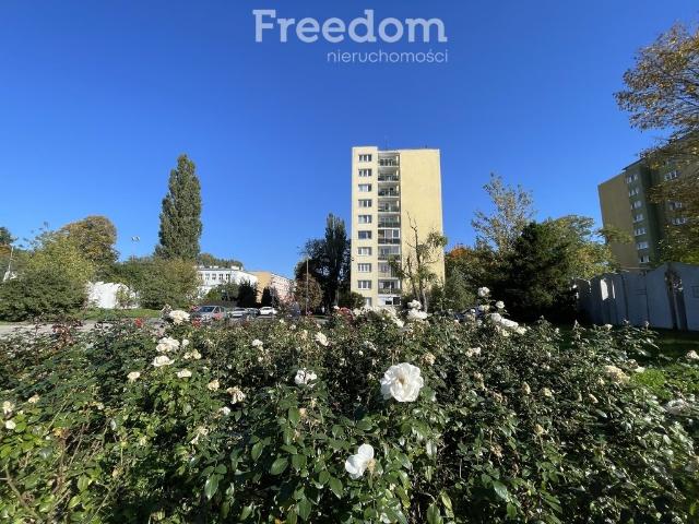 Polecam przestronną kawalerkę 39,68 m² z dużym balkonem na Dołach