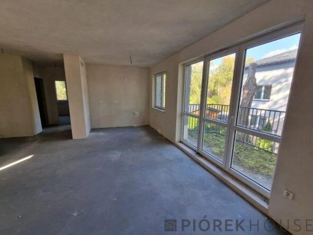 Polecam przestronne 147 m² dwupoziomowe mieszkanie z ogrodem i balkonem
