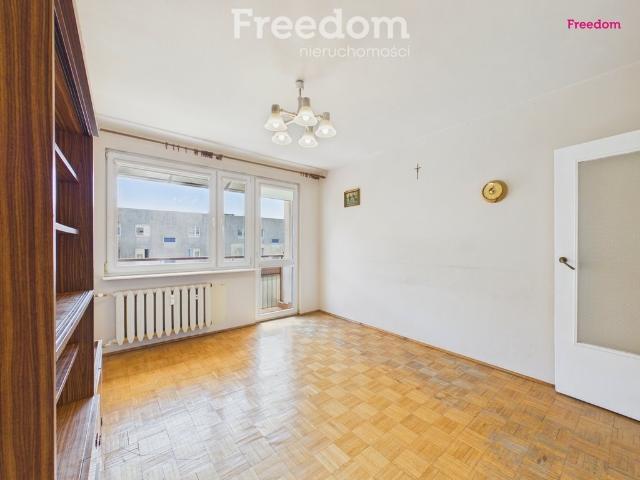 Polecam przestronne 3 pokoje z dużym balkonem w Radomiu