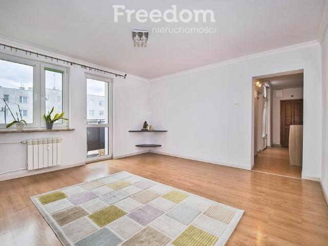 Polecam przestronne 3 pokojowe mieszkanie 70 m² z balkonem i dużą piwnicą
