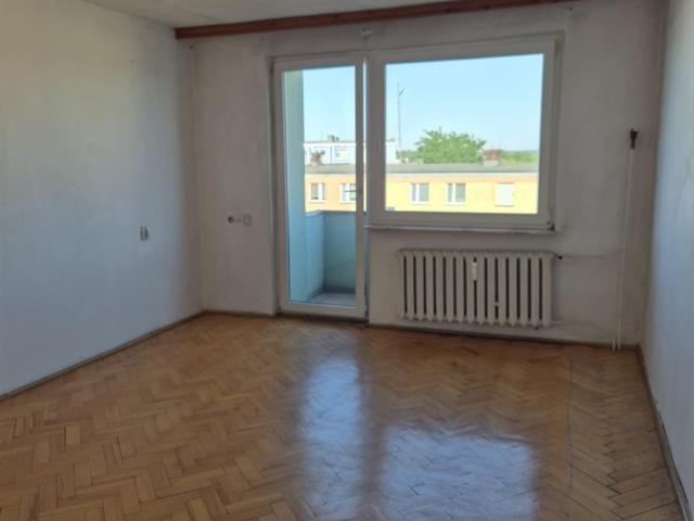 Polecam przestronne 3 pokojowe mieszkanie z balkonem w Praszce