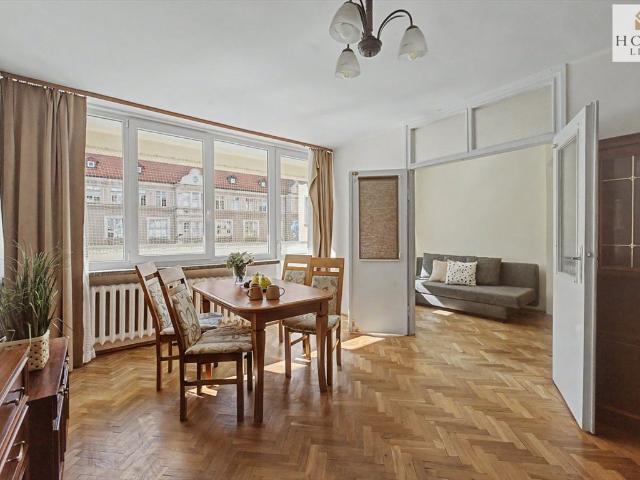 Polecam przestronne 4 pokojowe mieszkanie 72,4 m² z widokiem na Ratusz