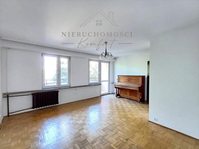 Polecam przestronne 4 pokojowe mieszkanie 76 m² w centrum Jasła