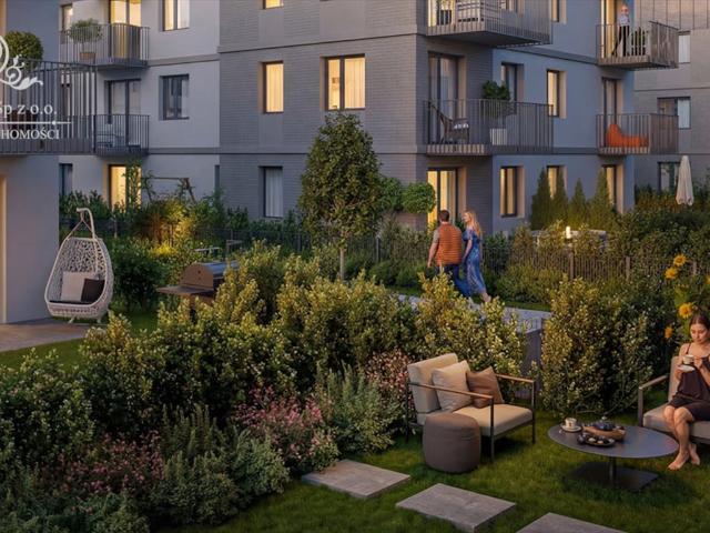 Do sprzedania przestronne 4 pokojowe mieszkanie z dużym ogrodem 169 m²