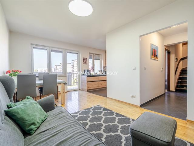 Polecam przestronne 5 pokojowe mieszkanie dwupoziomowe 88,8 m²