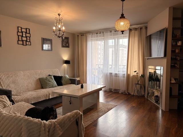 Polecam przestronne 89 m² mieszkanie z miejscem postojowym w Radomiu