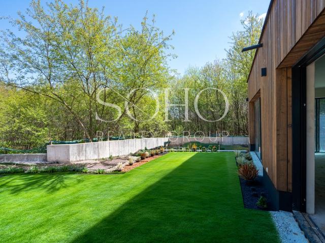Polecam skrajny segment 249 m² z dużym ogrodem w Krakowie