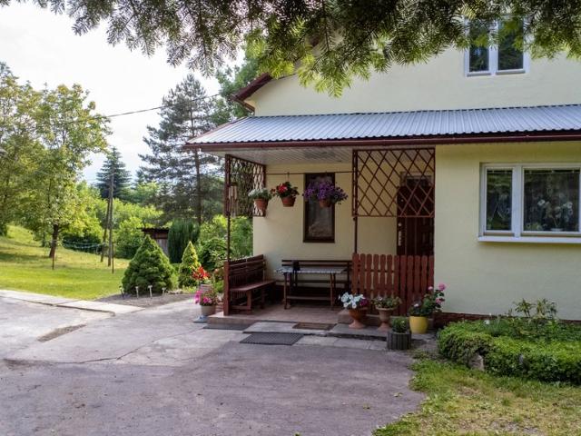 Polecam urokliwy dom 110 m² na dużej działce w Manasterzu