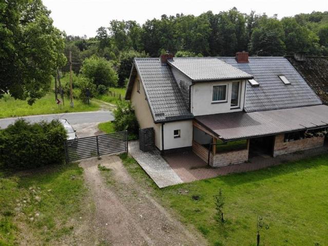 Polecam urokliwy dom z dużą działką i podwórkiem w Wietrznie