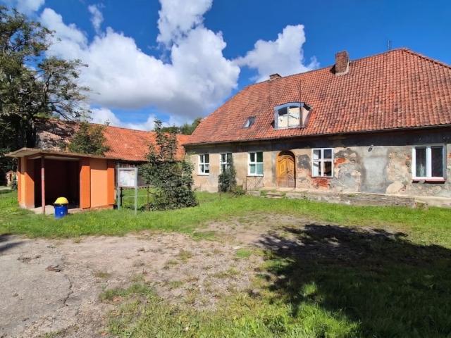 Polecam zabytkowy dwór 160 m² z 1796 r. nad rzeką Tina