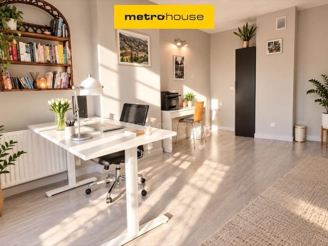 Polecam 2 pokojowe mieszkanie 34,5 m² z dużym balkonem 8,89 m² i widokiem na Karczówkę