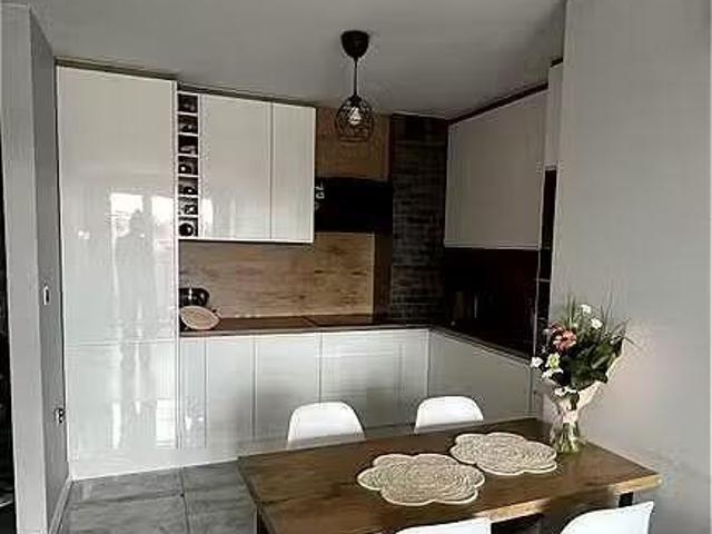 Polecam 3 pokojowe mieszkanie 53 m² z balkonem i komórką