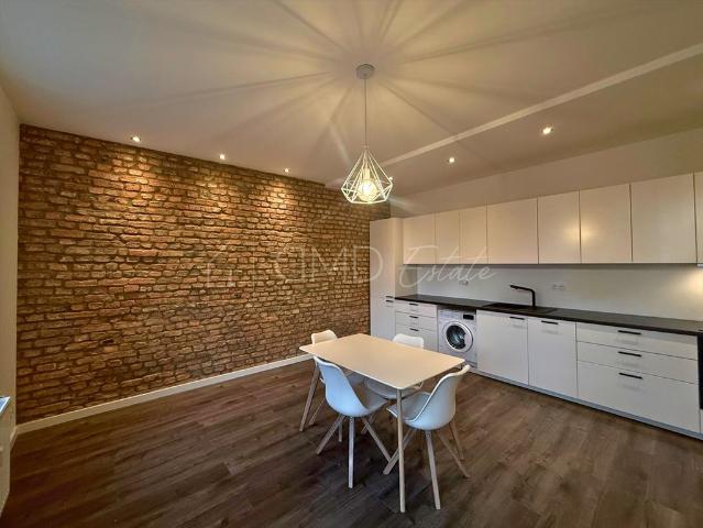 Polecam 3 pokojowe mieszkanie 56 m² w odnowionej kamienicy
