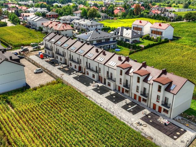 Polecam 3 pokojowe mieszkanie 77 m² z balkonem w Piastowie