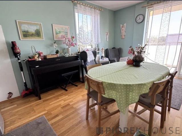 Polecam 4 pokojowe mieszkanie 74,39 m² z balkonem i miejscem garażowym