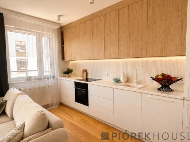 Polecam 4 pokojowe mieszkanie 81,5 m² z balkonem na Pradze Północ