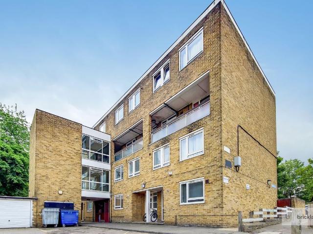 Polecroft Lane, London SE6, 3 bed maisonette to rent, £2,150 pcm | PrimeLocation