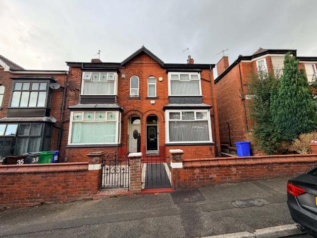 Polefield Road, Blackley, Manchester 3 bed end of terrace house to rent £1,450 pcm £335 pw