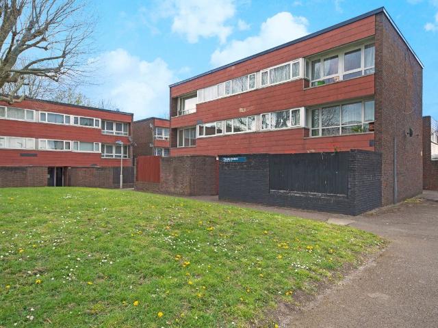 Polesden Gardens, London SW20, 2 bed flat to rent, £1,750 pcm | PrimeLocation