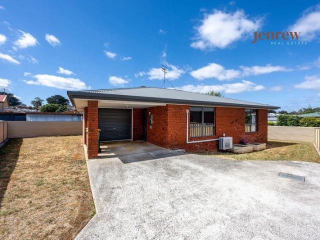 Polished, Private & Perfectly Positioned