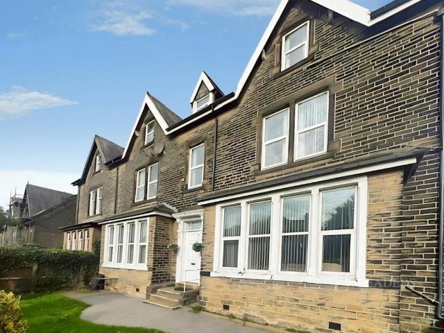 Pollard Lane, Bradford, West. 1 bed house to rent £550 pcm £127 pw