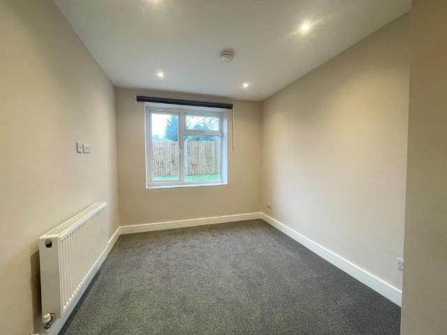Pollards, Crawley, RH11 1 bed house to rent £850 pcm £196 pw