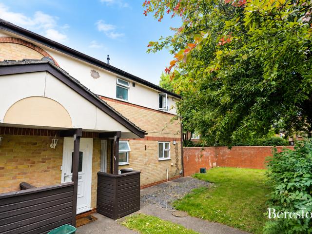 Pollards Green CM2, 2 bed flat to rent, £1,350 pcm | PrimeLocation