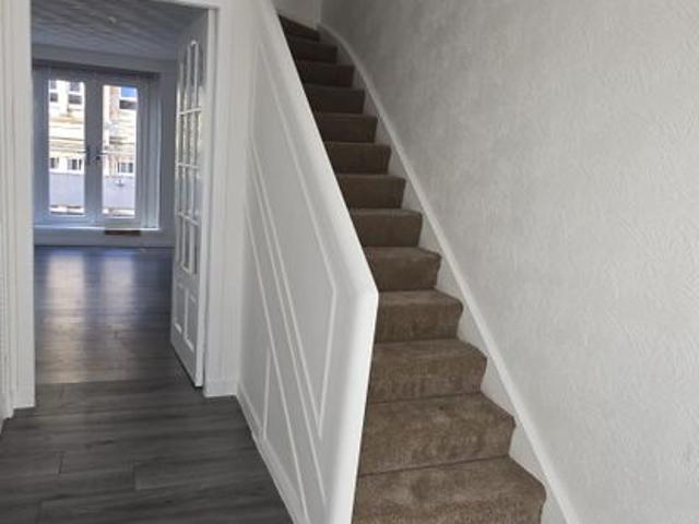 Pollokshaws Road, Glasgow G41, 3 bed flat to rent, £1,250 pcm | PrimeLocation