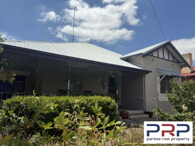 Popular East Parkes Location!