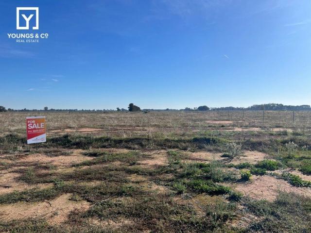 Popular Lauriston Estate Large 2,425m2 Block