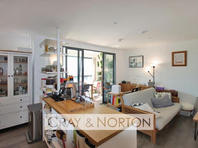 Poplar Walk, Croydon, CR0 2 bed flat to rent £1,900 pcm £438 pw