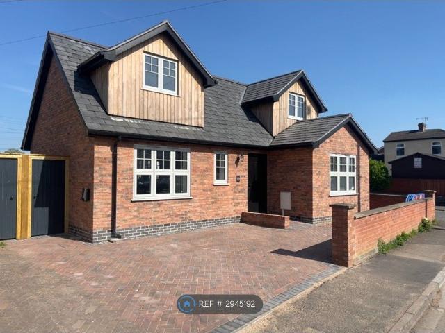 Pope Iron Road, Worcester WR1, 3 bed bungalow to rent, £1,600 pcm | PrimeLocation