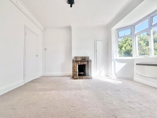 Popes Avenue, Twickenham, TW2 5TE