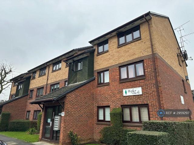 Poplar Court, London, E4 2 bed flat to rent £1,850 pcm £427 pw