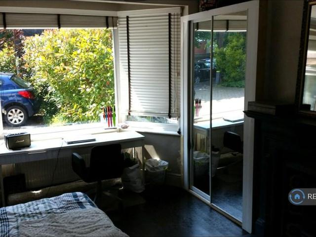 Poplar Road South, London, SW19 1 bed in a house share to rent £950 pcm £219 pw