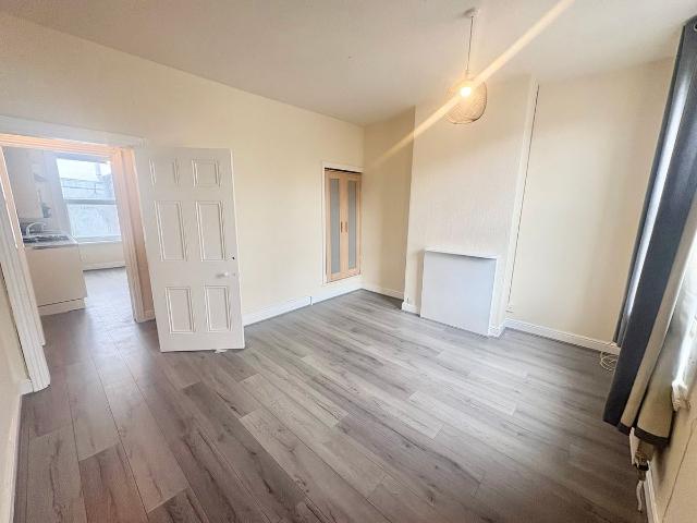Poplar Road, Smethwick B66, 2 bed flat to rent, £900 pcm | PrimeLocation