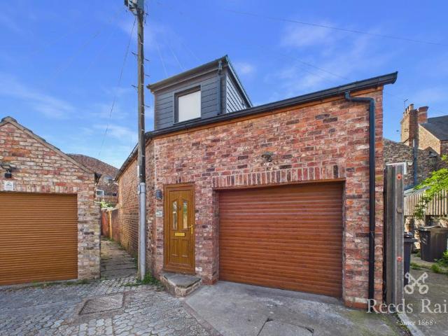 Poppleton Road, York YO24 2 bed semi detached house to rent £1,200 pcm £277 pw