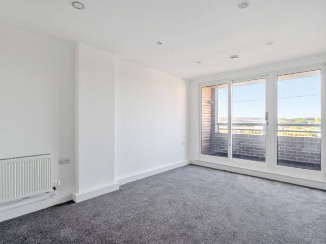 Poppy Drive, Enfield EN3, 1 bed flat to rent, £1,150 pcm | PrimeLocation
