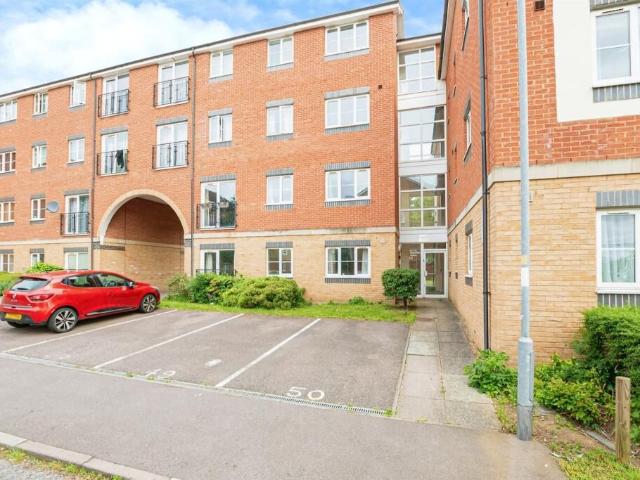 Poppy Fields, Kettering NN16, 2 bed flat to rent, £900 pcm | PrimeLocation
