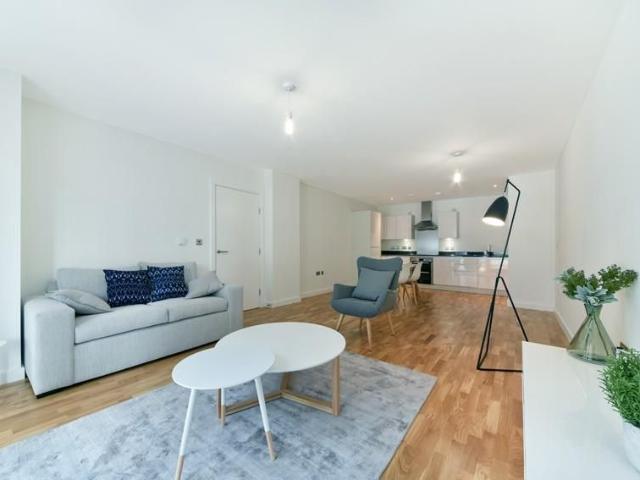 Poppyfield House, Greenwich, London SE10, 2 bed flat to rent, £2,500 pcm | PrimeLocation