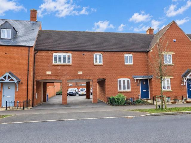 Poppyfields Way, Brackley NN13 2 bed coach house to rent £1,250 pcm £288 pw