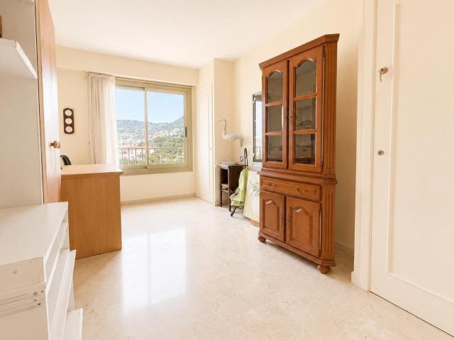 Port — Dernier étage 94 m², terrasse vue mer, garage 93m² Nice