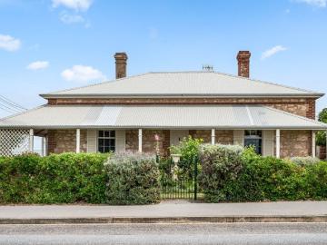 PORT ELLIOT HISTORY ON THE STRAND