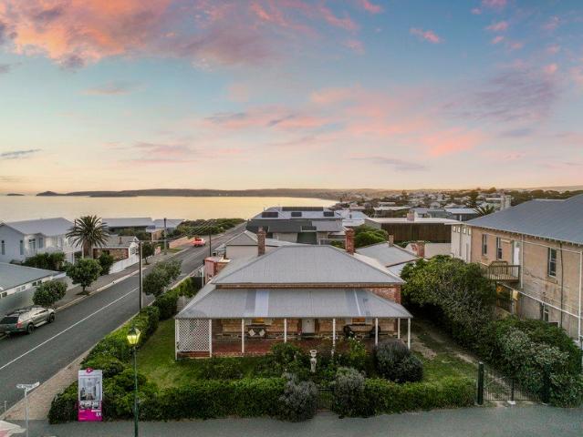 PORT ELLIOT HISTORY ON THE STRAND