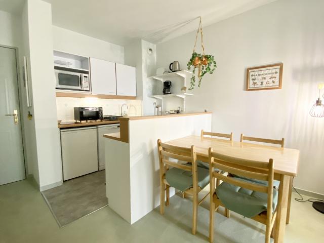 Port Guillaume Appartement 2 pièces avec terrasse vendu meublé